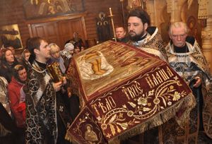 Плащаница 19 века, подарок нашему Храму